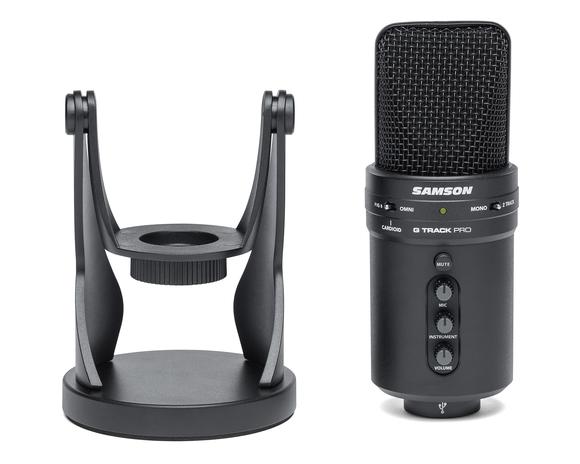G-Track-Pro-Stand_1-display